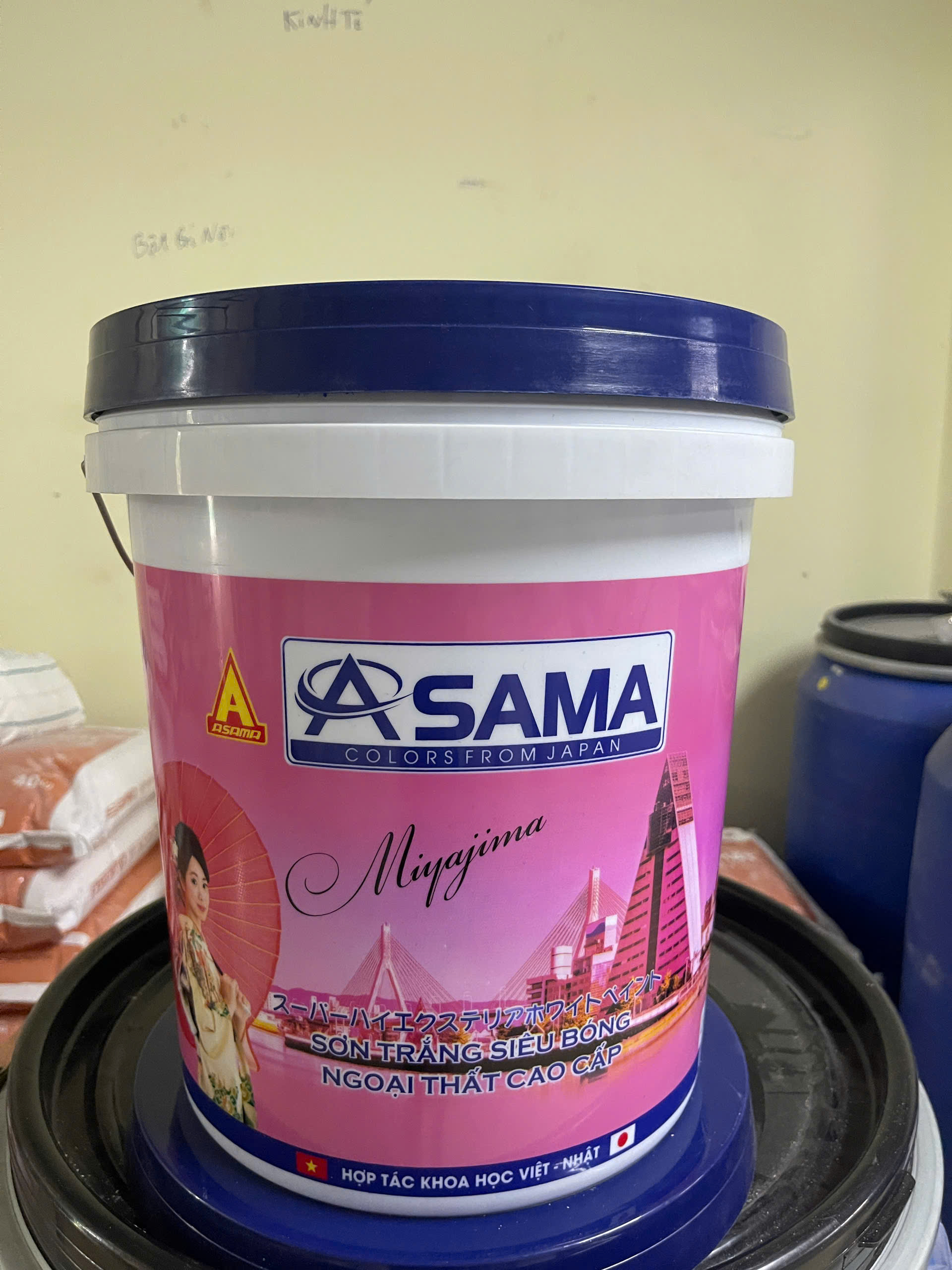 Sơn trắng siêu bóng –  Sơn ngoại thất cao cấp A603